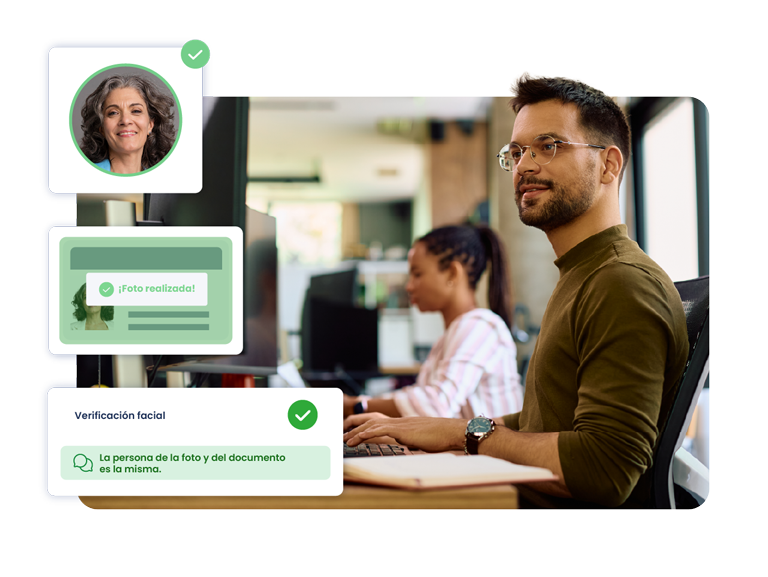 Funcionario público comprobando la identidad de una persona