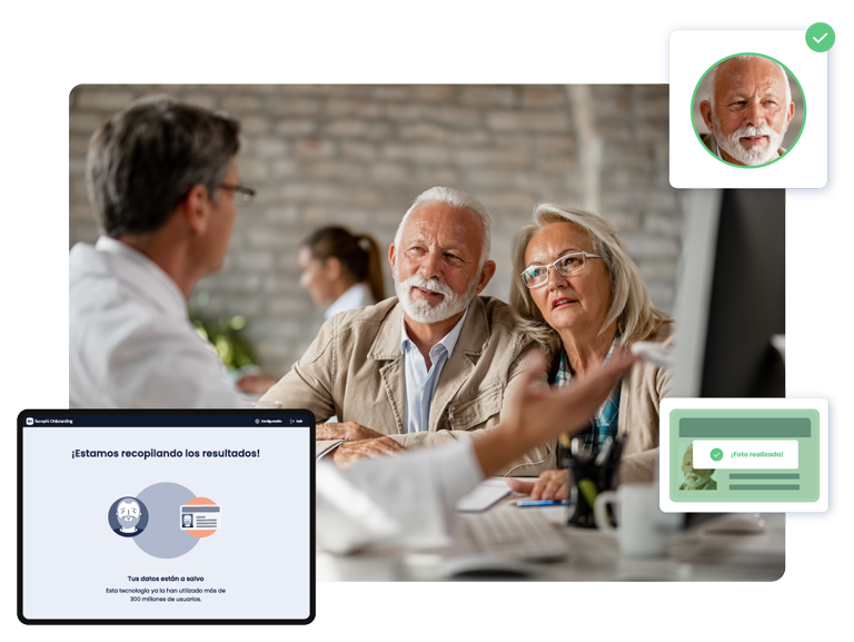 Dos pacientes senior hablando con el médico. Una serie de pantallas superpuestas muestran el proceso de onboarding